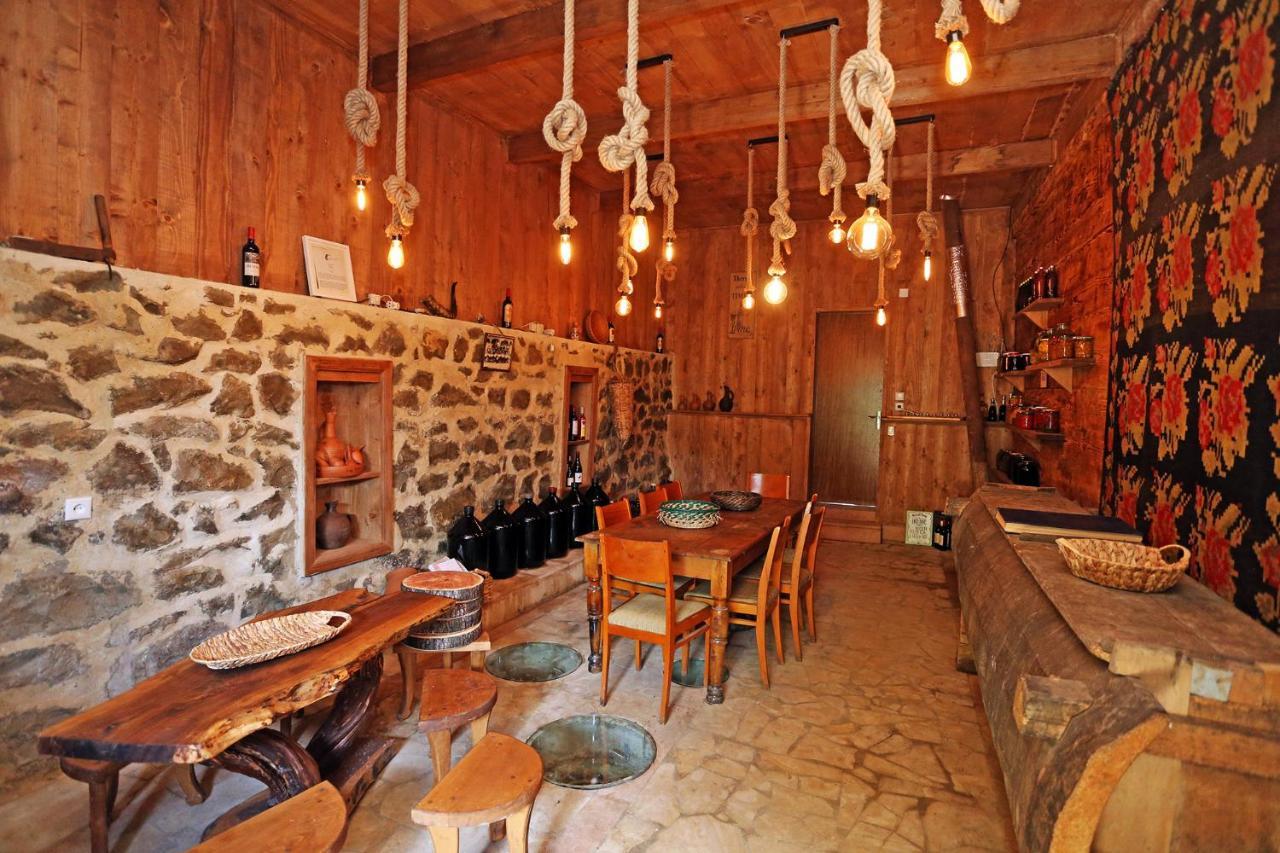 Sadmeli Winery Otel Ambrolauri Dış mekan fotoğraf